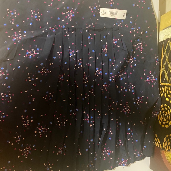 Floral platted skirt - Picture 9 of 9